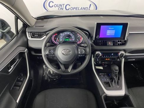 Certified 2025 Toyota RAV4 XLE AWD/4WD image 17