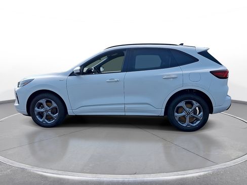 Used 2023 Ford Escape ST-Line Select AWD/4WD image 5