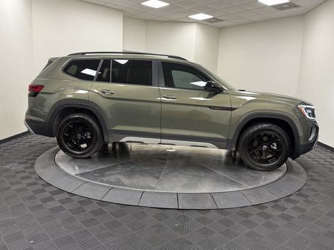 Used 2026 Volkswagen Atlas Peak Edition AWD/4WD image 8