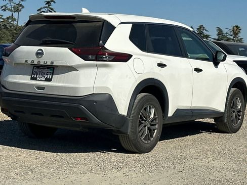 Used 2021 Nissan Rogue S FWD image 3