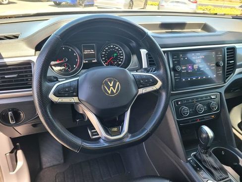Used 2021 Volkswagen Atlas SE w/ Panoramic Sunroof Package FWD image 9
