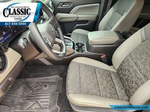 Used 2024 Chevrolet Colorado ZR2 w/ Technology Package image 18