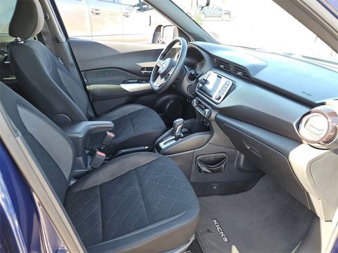 Used 2020 Nissan Kicks SV image 28