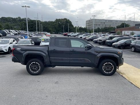 Certified 2025 Toyota Tacoma TRD Sport AWD/4WD image 7