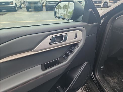 New 2026 Ford Explorer Active RWD image 11
