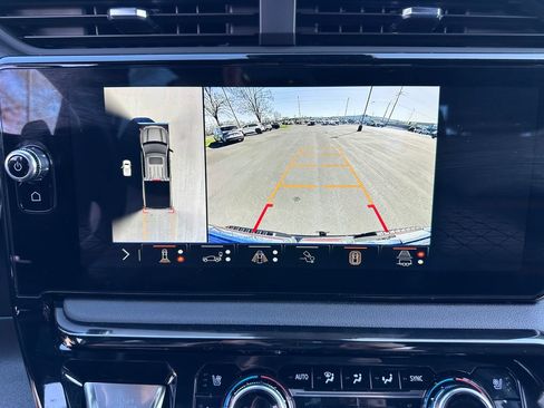 Used 2025 GMC Sierra 1500 AT4 w/ AT4 Premium Package image 15