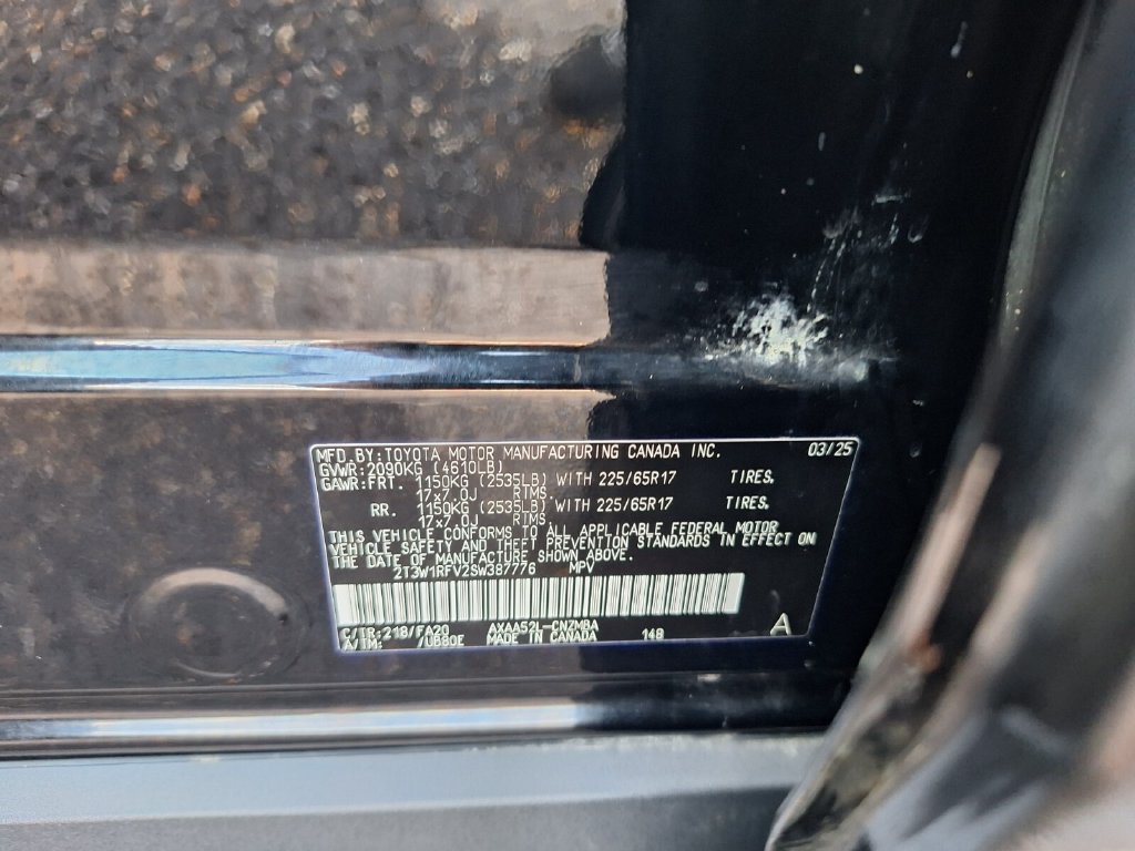 Used 2025 Toyota RAV4 XLE FWD image 30