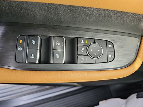 New 2026 Nissan Armada SL w/ Captain's Chari Seat Package image 33