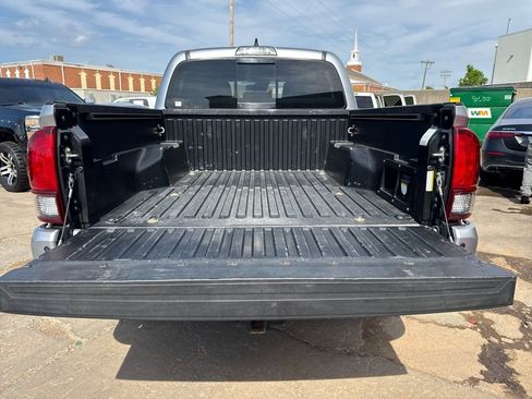 Used 2019 Toyota Tacoma TRD Off-Road w/ Technology Package image 42