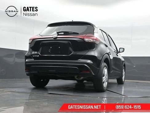 New 2025 Nissan Kicks Play S image 39