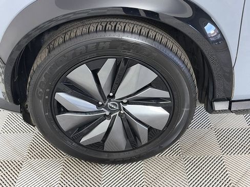 Used 2025 Nissan Ariya AWD image 8