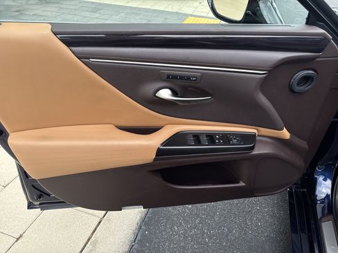 Used 2019 Lexus ES 350 w/ Accessory Package 2 FWD image 20