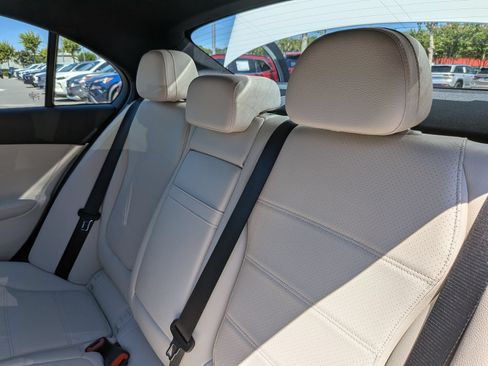 Used 2023 Mercedes-Benz C 300 4MATIC Sedan image 29