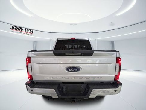 Used 2019 Ford F250 Lariat w/ Lariat Ultimate Package AWD/4WD image 4