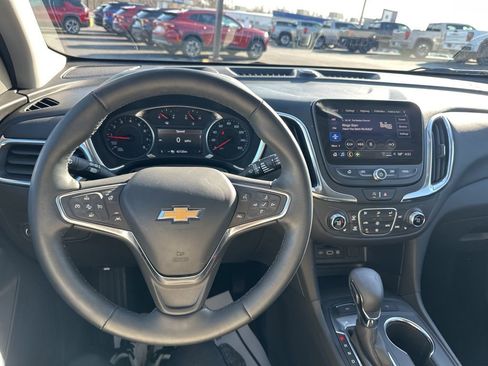 Used 2024 Chevrolet Equinox LT image 19