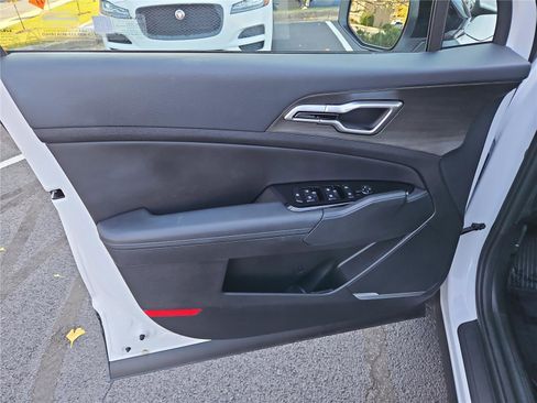 Used 2025 Kia Sportage X-Line image 13