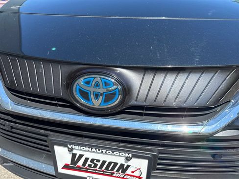 Used 2021 Toyota Venza XLE w/ Softex Package AWD/4WD image 14