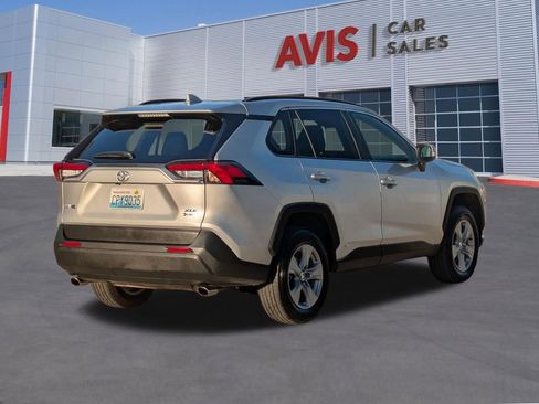 Used 2025 Toyota RAV4 XLE image 6