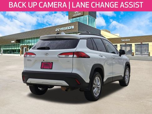 Used 2022 Toyota Corolla Cross LE FWD image 5