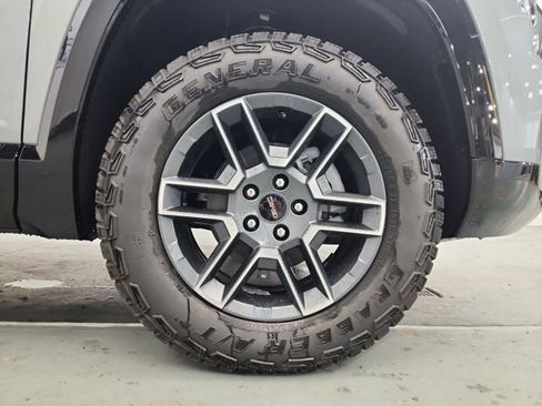 New 2026 GMC Terrain AT4 w/ Convenience Package III image 39