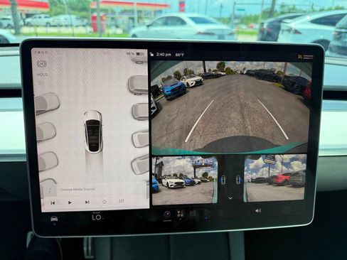 Used 2022 Tesla Model Y Performance AWD/4WD image 16