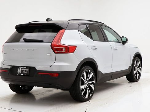 Used 2021 Volvo XC40 P8 Recharge w/ Advanced Package image 9