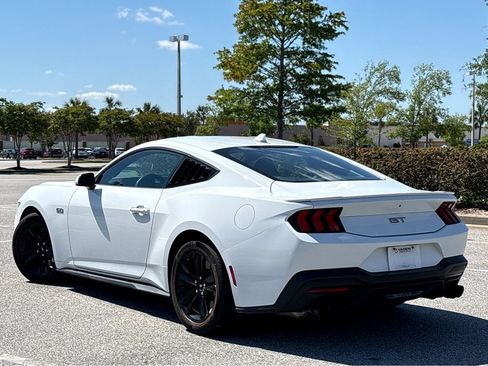 Used 2025 Ford Mustang GT RWD image 21