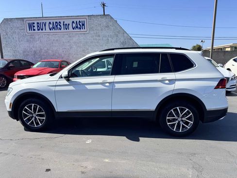Used 2020 Volkswagen Tiguan SE w/ Panoramic Sunroof Package FWD image 14
