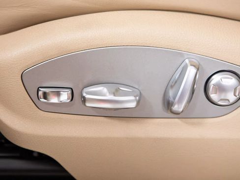 Certified 2026 Porsche Macan AWD/4WD image 23