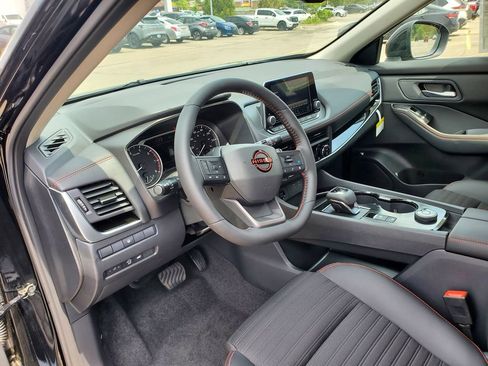 New 2026 Nissan Rogue SV AWD/4WD image 19