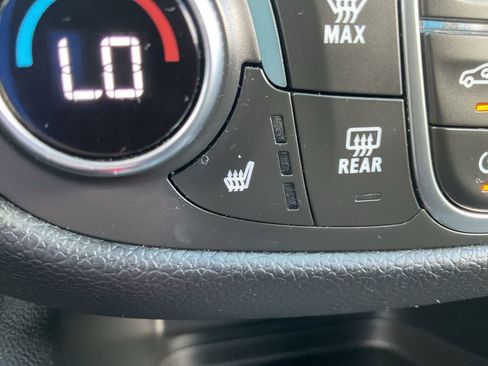 Used 2019 Chevrolet Equinox LT image 12