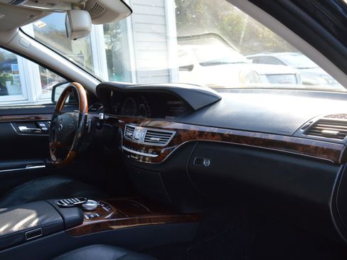 Used 2010 Mercedes-Benz S 550 S 550 4MATIC Sedan 4D image 31