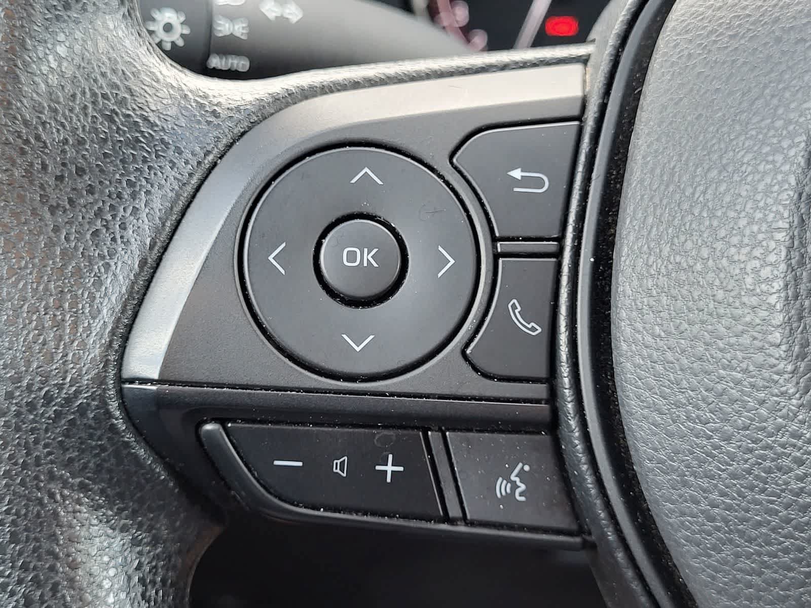 Used 2025 Toyota RAV4 XLE AWD/4WD image 15