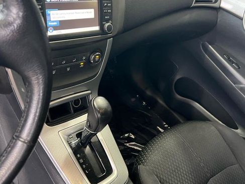 Used 2013 Nissan Sentra SR w/ Premium Pkg FWD image 10