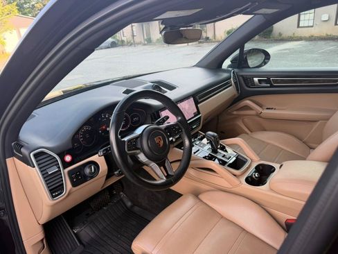 Used 2019 Porsche Cayenne AWD/4WD image 11