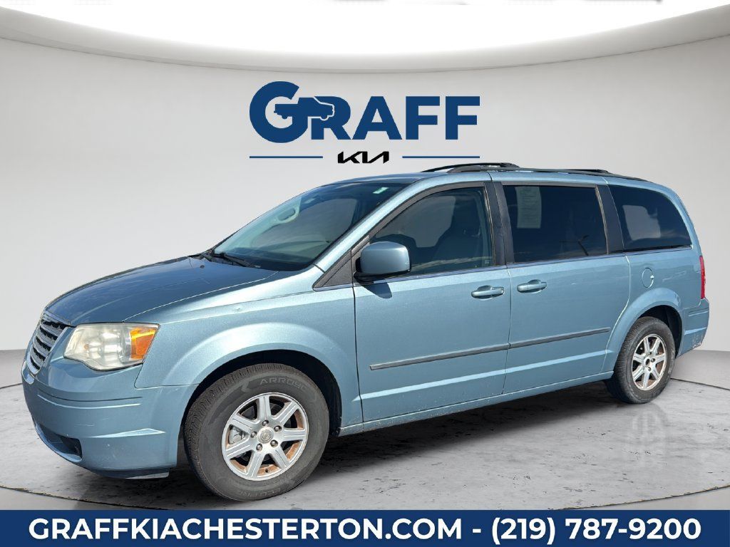 Used 2010 Chrysler Town & Country Touring FWD image 9
