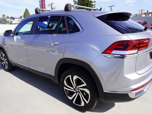 Used 2023 Volkswagen Atlas Cross Sport SEL image 5