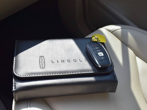 Used 2018 Lincoln MKC Premiere FWD image 21