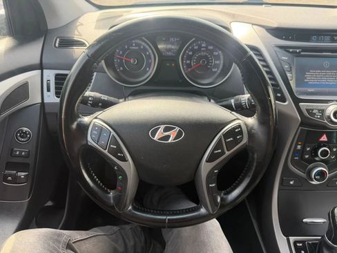 Used 2014 Hyundai Elantra w/ Option Group 2 FWD image 12