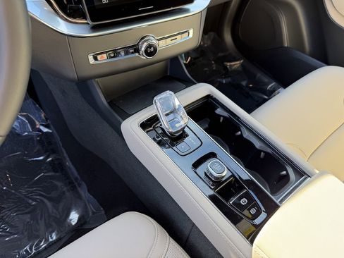 New 2026 Volvo XC90 B6 Plus image 23