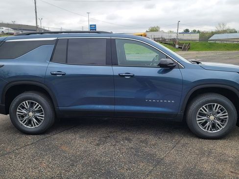 New 2026 Chevrolet Traverse LT w/ Driver Confidence Package AWD/4WD image 14