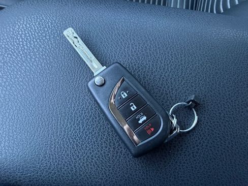Used 2023 Toyota Camry SE w/ Cold Weather Package FWD image 32