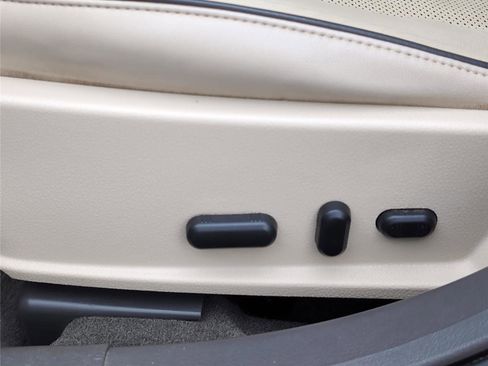 Used 2011 Lincoln MKZ w/ 101A Rapid Spec Order Code image 14