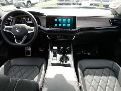 Certified 2025 Volkswagen Atlas SEL Premium R-Line AWD/4WD image 10