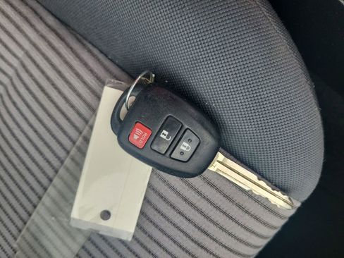 Used 2013 Toyota RAV4 LE image 34