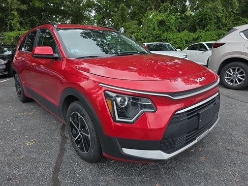 Used 2025 Kia Niro LX FWD image 3