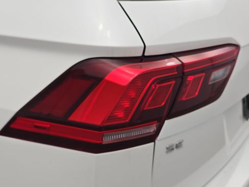 Certified 2024 Volkswagen Tiguan SE R-Line FWD image 36