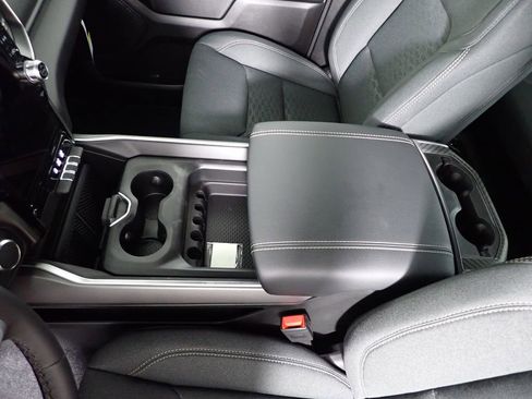 New 2026 RAM 1500 4x4 Crew Cab image 31