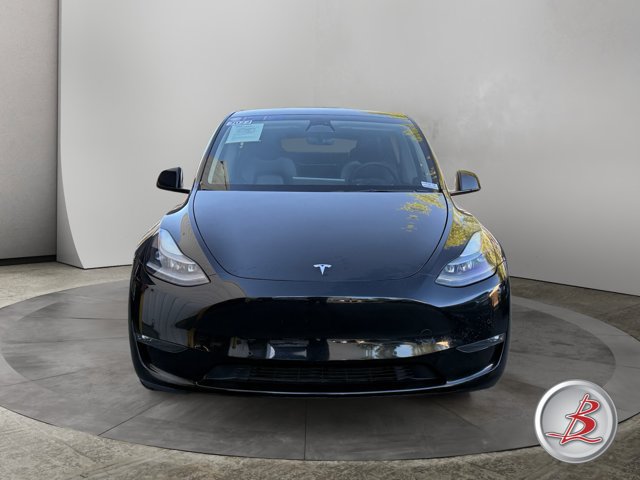 Used 2022 Tesla Model Y Performance AWD/4WD image 2
