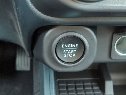 New 2025 Ford Maverick Lariat w/ Black Appearance Package image 29